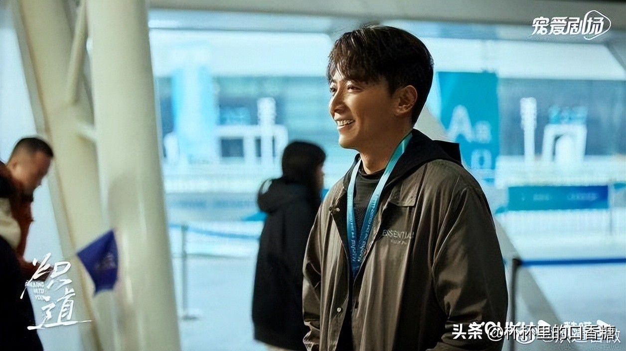 跳高冠军霍尔姆动作_霍尔姆跳高弹跳力_霍尔姆跳高动作分析