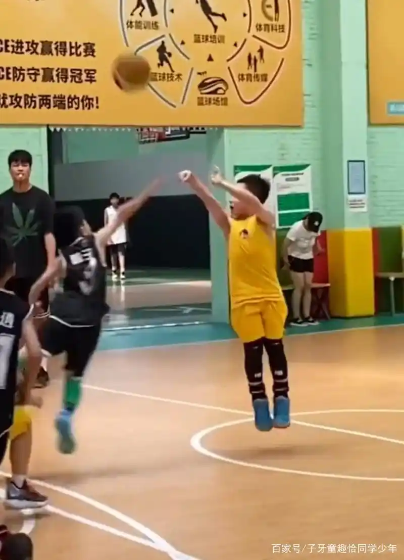 想训练孩子篮球怎么从小培养_9-12岁孩子篮球技巧_篮球技巧小孩