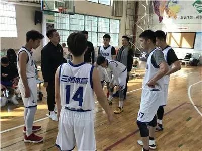 篮球队冠军喜报_新生代篮球冠军是谁_篮球冠军人物介绍