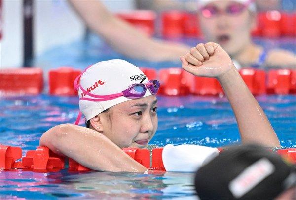 女子游泳团队冠军_游泳女子冠军_游泳冠军女2021