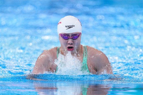 女子游泳团队冠军_游泳冠军女2021_游泳女子冠军