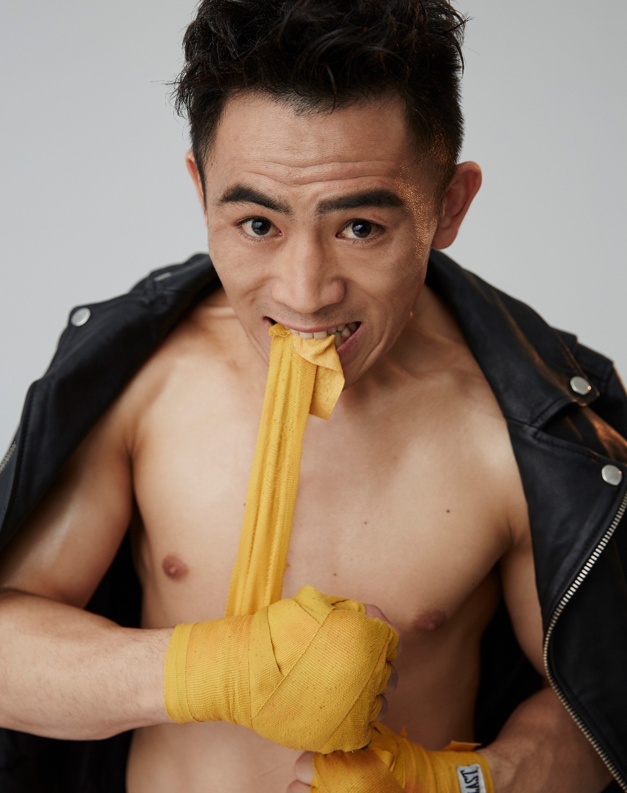 举重绅士风度_特别绅士的举重冠军_举重冠军力士