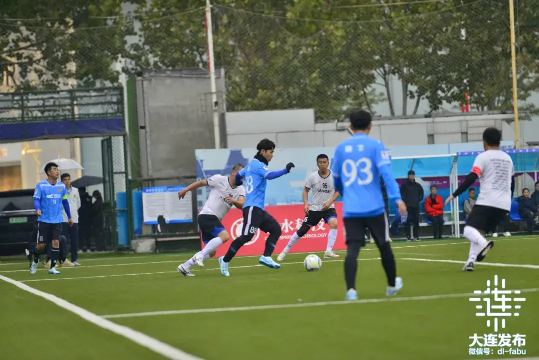 足球冠军证书怎么获得_足球获奖证书_足球比赛冠军