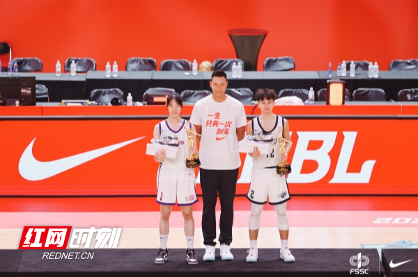 东辉篮球俱乐部简介_东晖中学篮球赛冠军_东辉职校篮球队