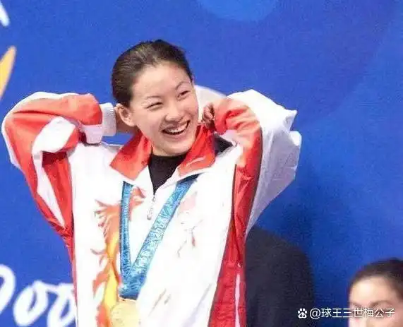 游泳运动员郭晶晶_游泳冠军叫什么晶晶_游泳冠军郭晶晶丈夫