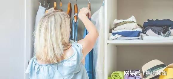 收纳衣服的方法简约出行_收纳衣服有哪些技巧_生活衣服收纳技巧